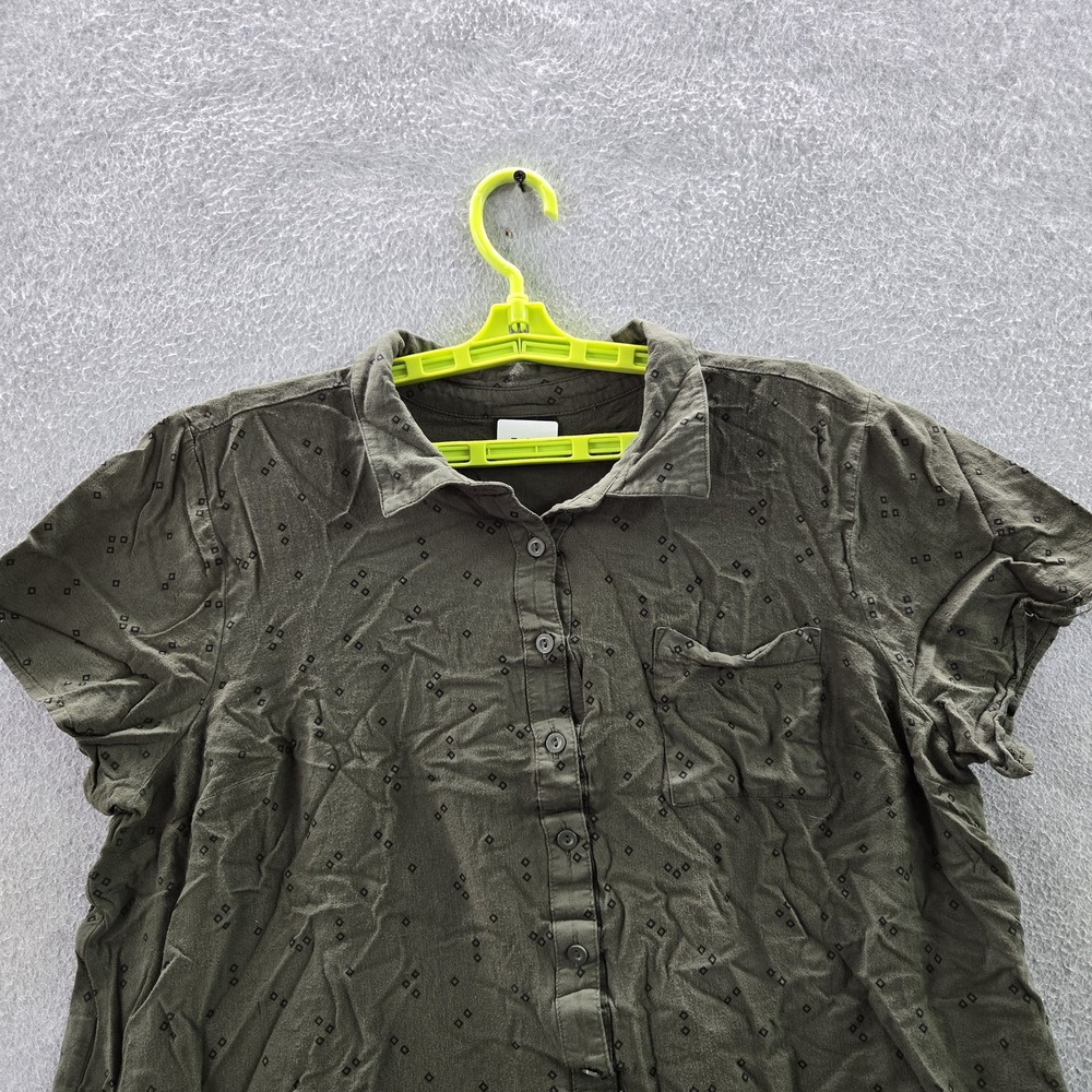 Torrid Women Button Up Shirt 2 Olive Green Geometric Collared - Picture 4 of 8